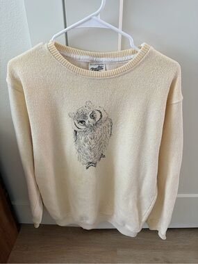 Pacific & Co. Size S Cream Crewneck Sweater with Owl Graphic